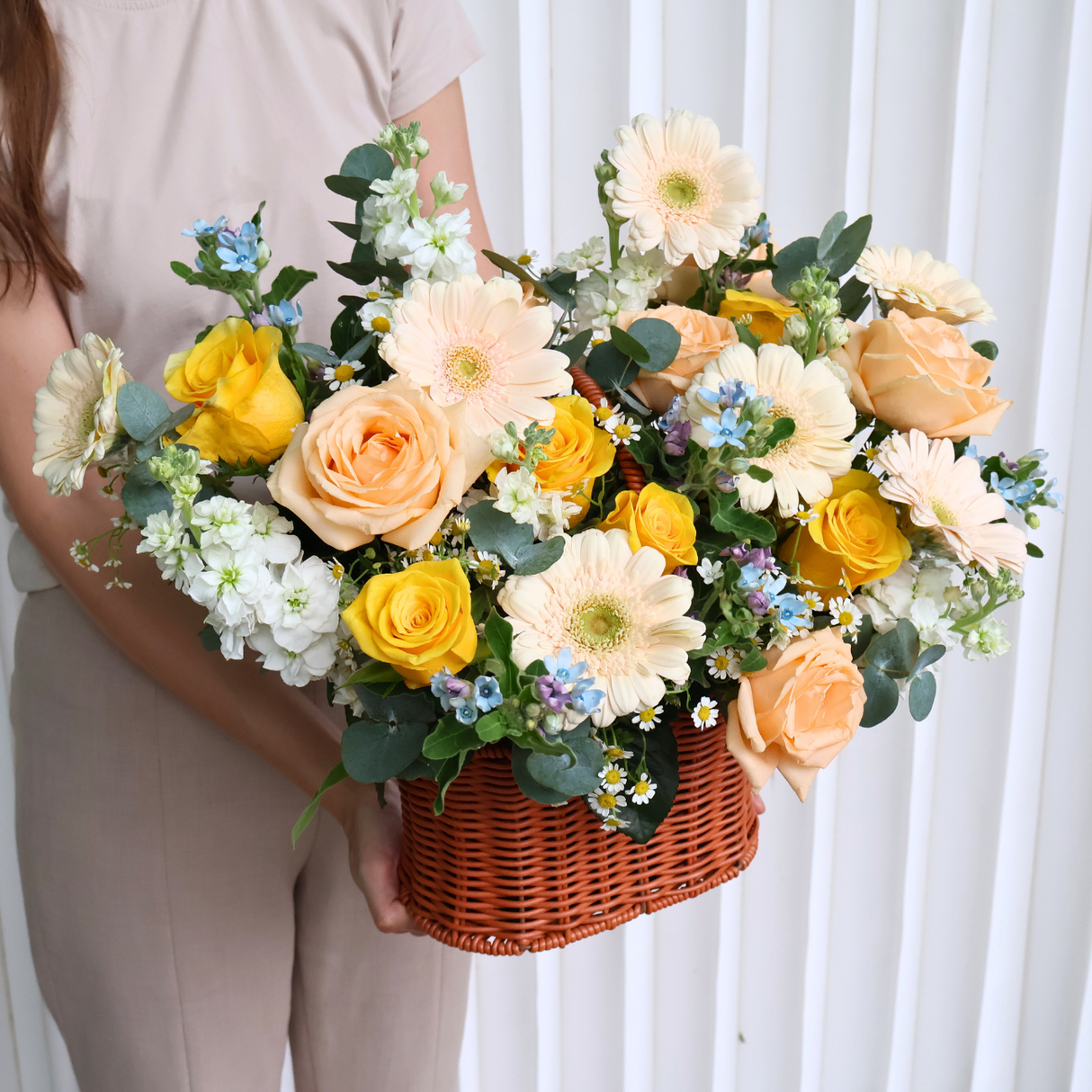 Blooming Joy (Roses, Gerbera, Tweedia) - Flower Basket