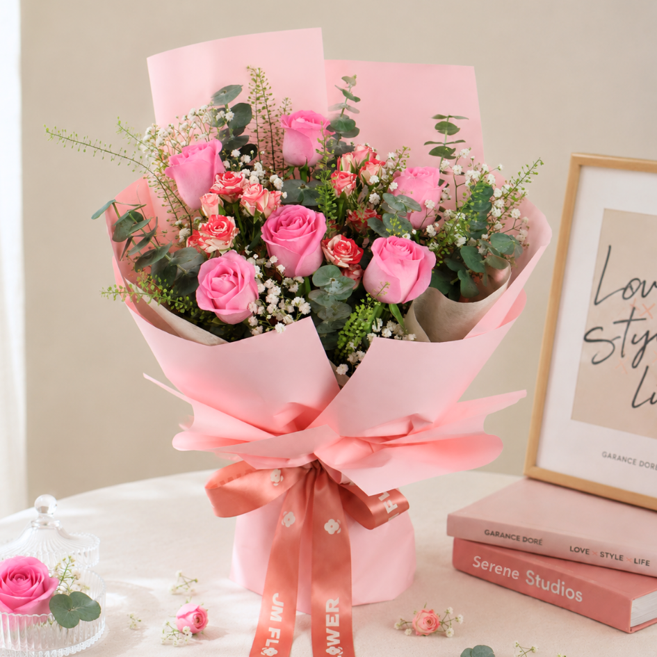 Gabriella (6 Roses) - Flower Bouquet
