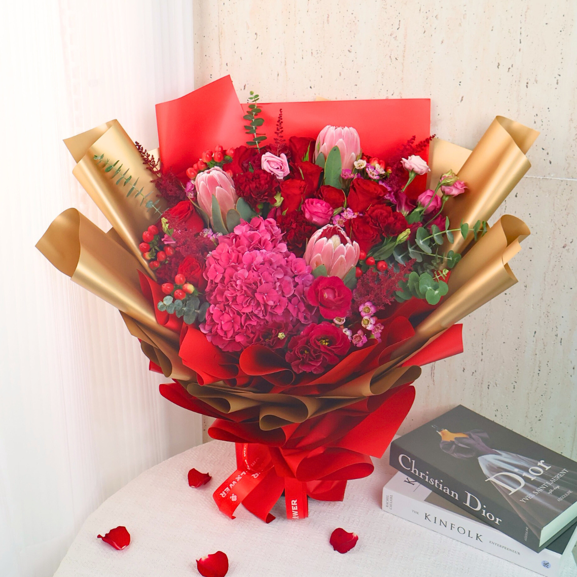 Liora (1 Hydrangea, 10 Roses) - Luxe Giant Bouquet