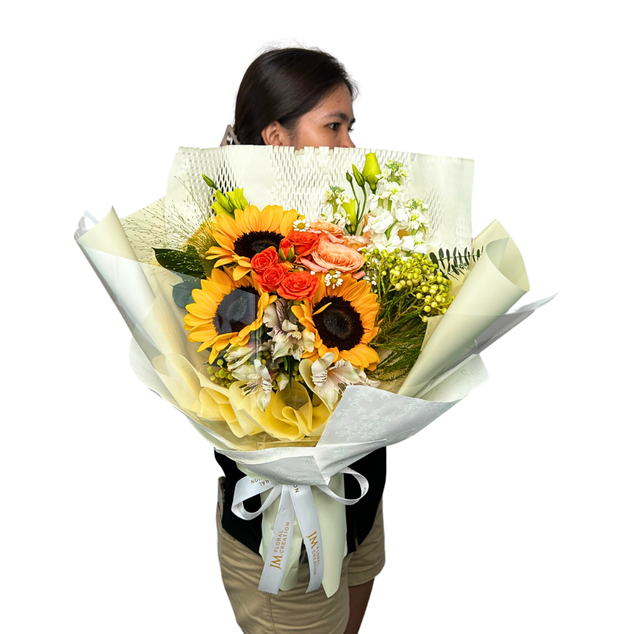 Lyla (3 Sunflower, 2 Mattiola) - Flower Bouquet
