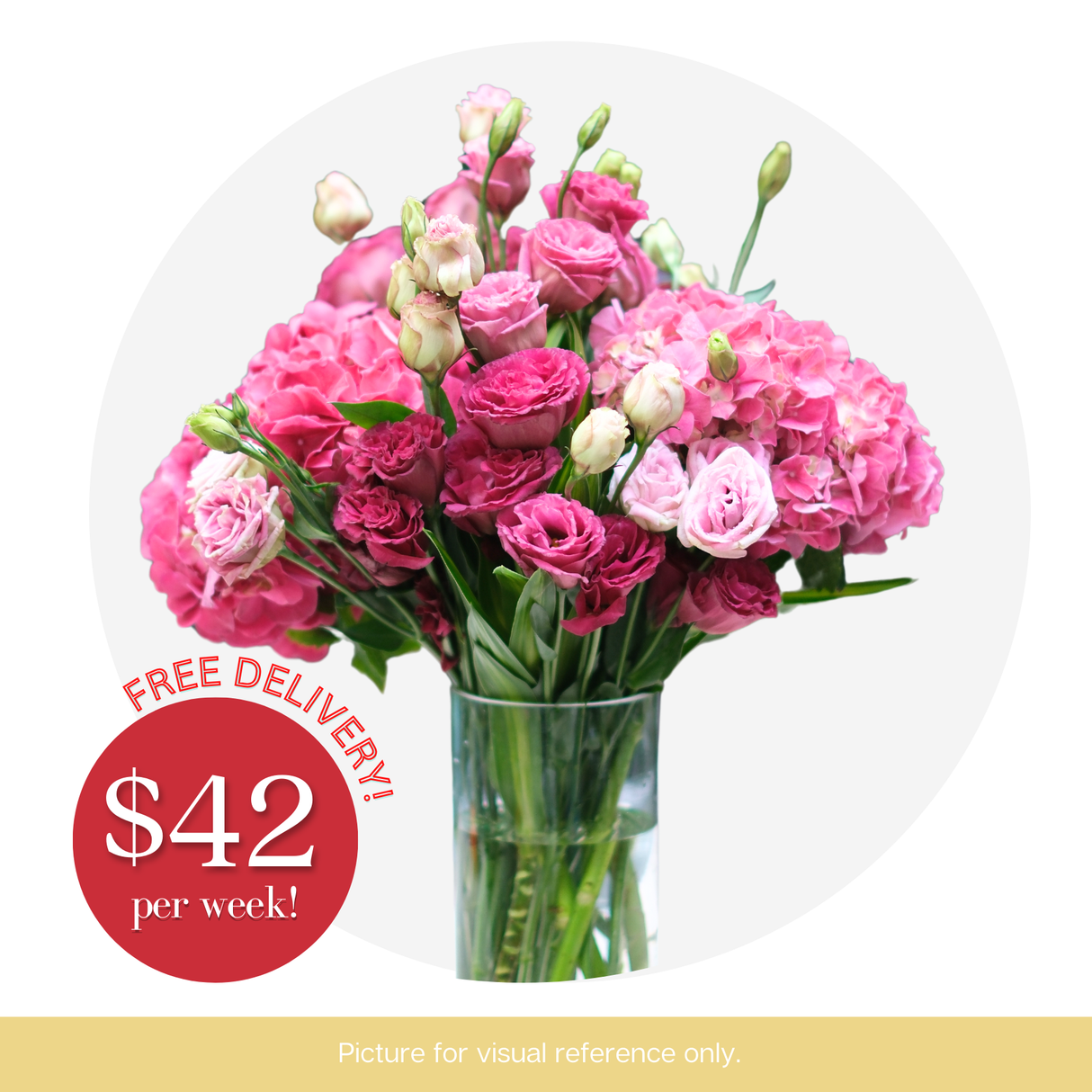 Pink garden rose bouquet in vase.