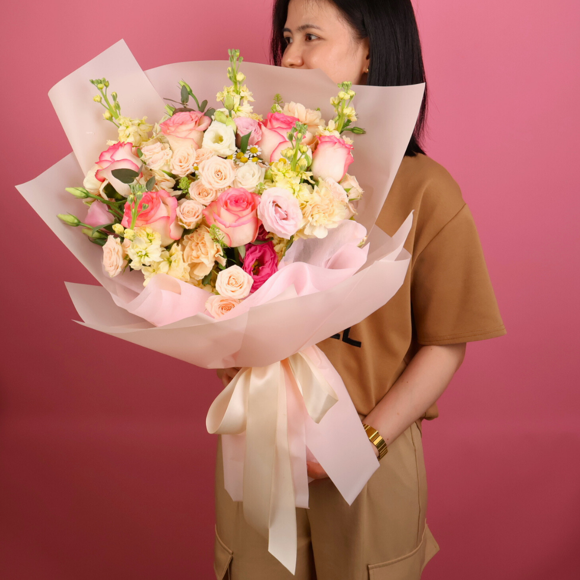 Sunbeam Kiss (Roses, Carnations, Mattiola)