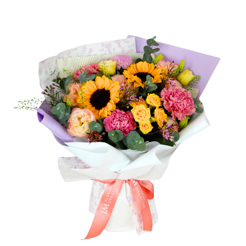 Yellow and pink flower bouquet with garden roses.