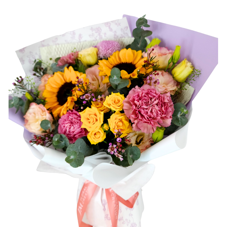 Yellow and pink flower bouquet with garden roses.