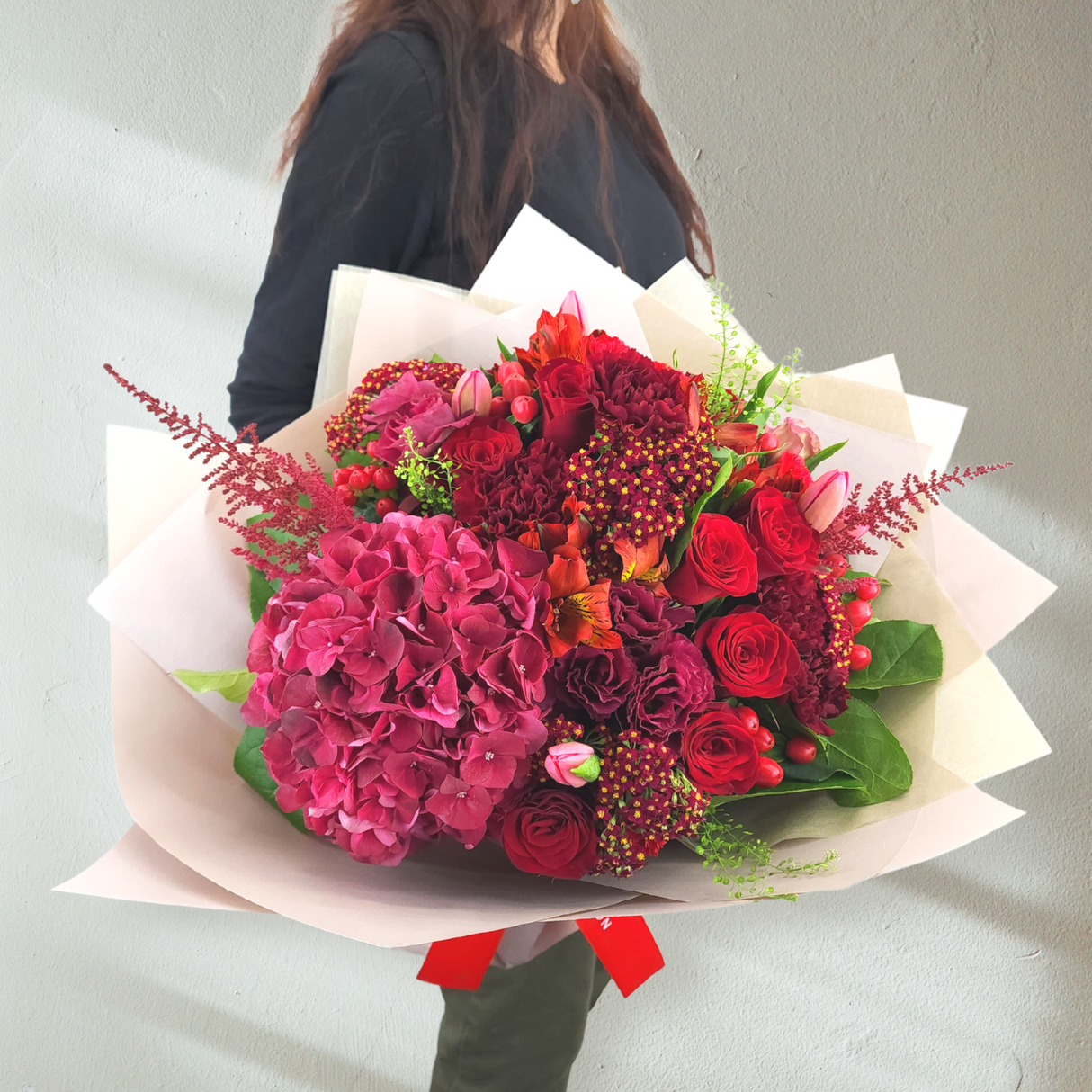 victoria Red Roses & Hydrangeas Bouquet Birthday Flower Bouquet Singapore
