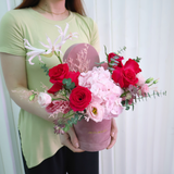 Heartfelt Charm (5 Roses, 2 Eustoma, 1 Lily) - Table Flower Arrangement