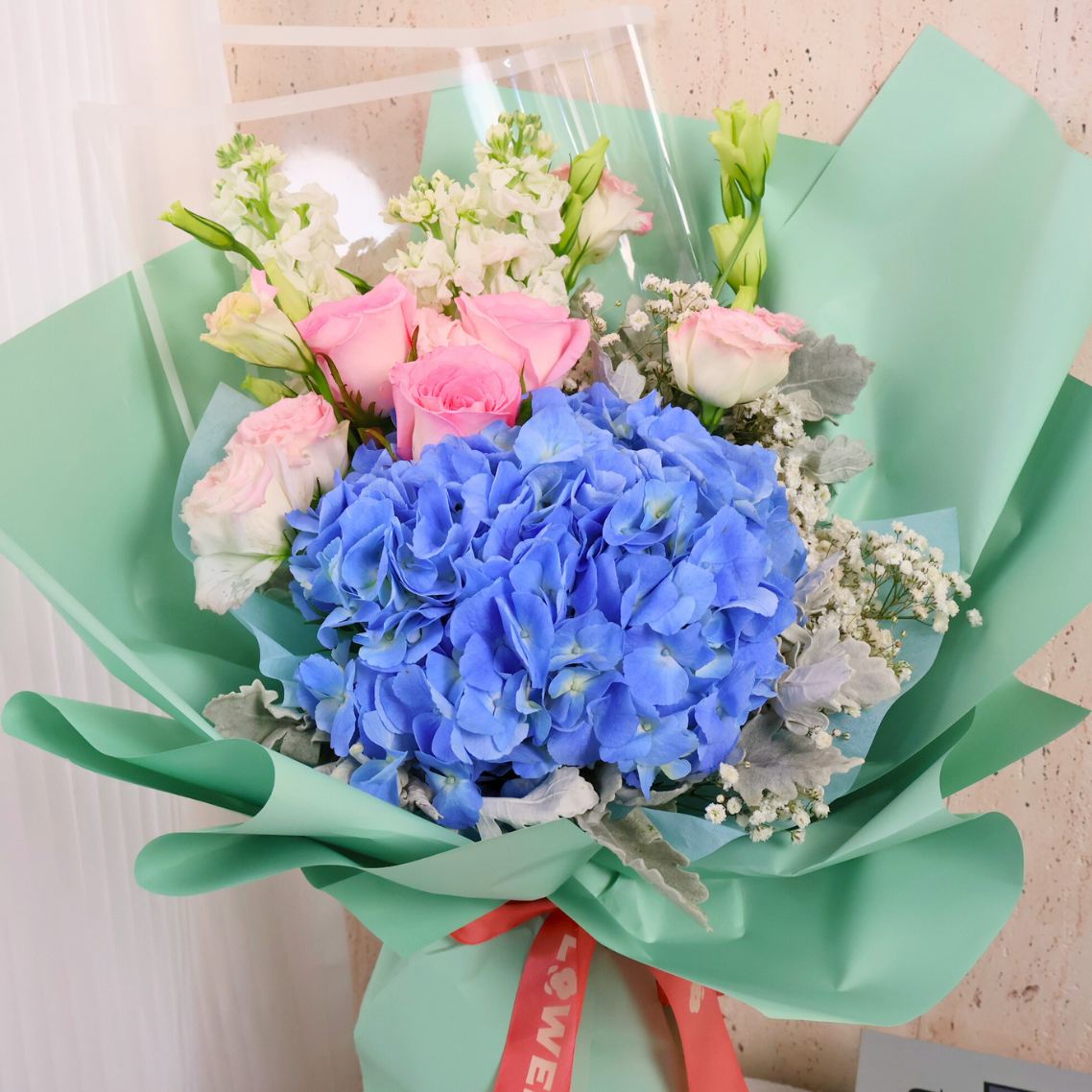 Aimee (1 Hydrangea, 3 Roses) - Flower Bouquet