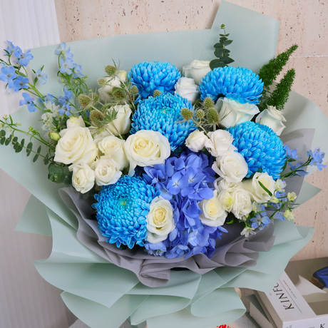 Cyanella (10 Roses, 1 Hydrangea) - Luxe Giant Bouquet