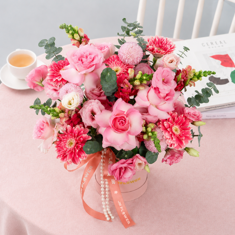 Delphine (5 Roses, 5 Gerberas) - Reflexed Rose Flower Box