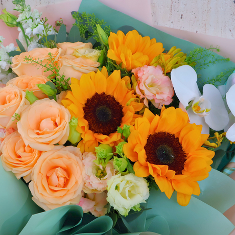 Elara (3 Sunflowers, 9 Roses) - Luxe Giant Bouquet