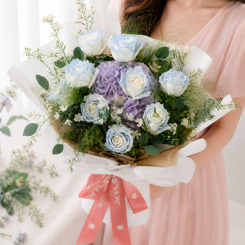 Esme (1 Hydrangea, 8 Roses) - Flower Bouquet