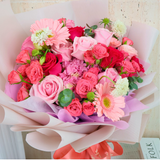 Gwendolyn (15 Roses, 1 Hydrangea) - Flower Bouquet