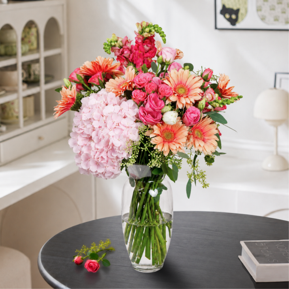Hana (8 Gerberas, 1 Hydrangea) - Vase Arrangement