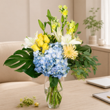 Josie (5 Roses, 1 Hydrangea) - Vase Arrangement