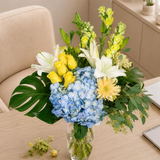 Josie (5 Roses, 1 Hydrangea) - Vase Arrangement