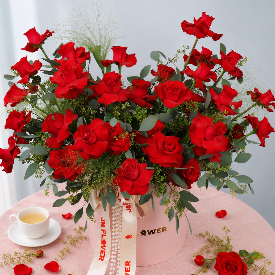 Penelope (33 Roses) - Reflexed Rose Flower Box