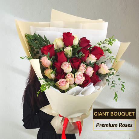 sangria Red & Pink Roses Giant Bouquet Birthday Flower Bouquet Singapore