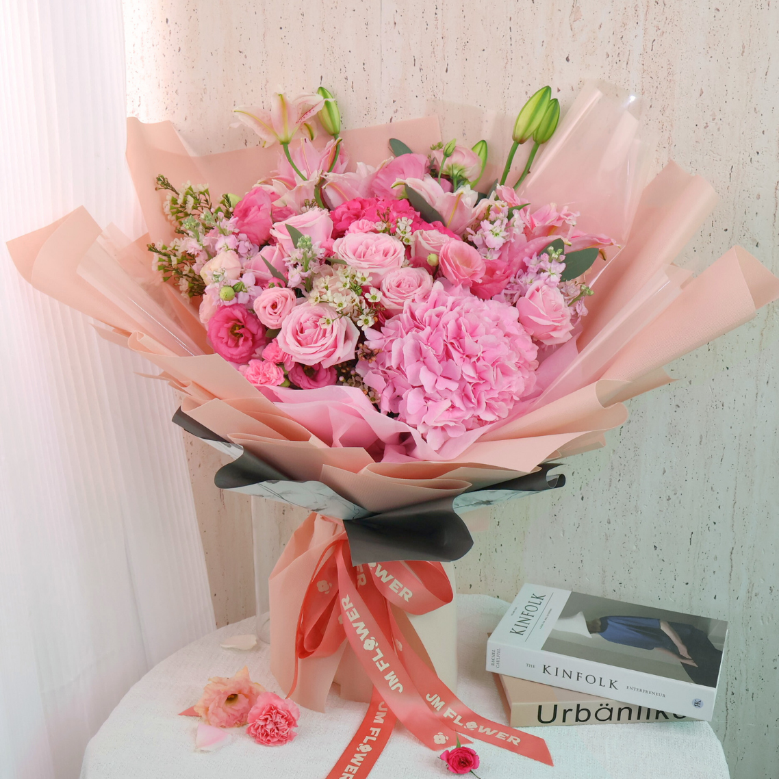 Valencia (2 Hydrangeas, 8 Roses) - Luxe Giant Bouquet