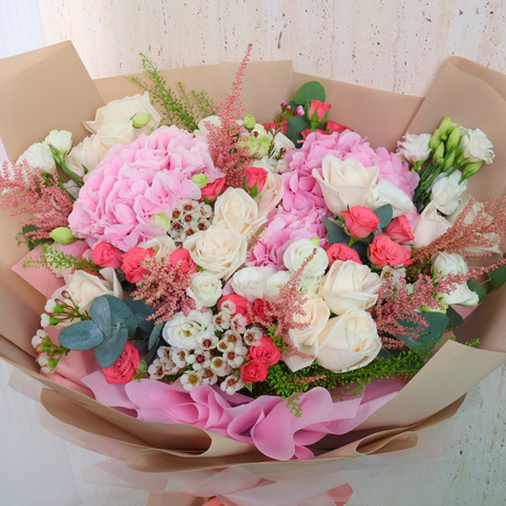 Winslette (3 Hydrangeas, 10 Roses) - Luxe Giant Bouquet