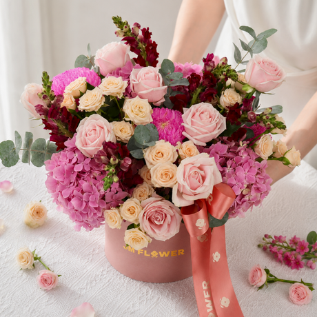 Yara (Hydrangeas, Roses, Snapdragon) - Flower Box