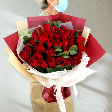 Guiliana (33 Roses) - Flower Bouquet