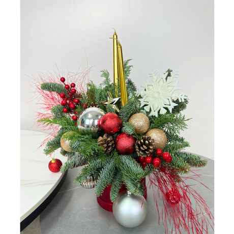 Scarlet Mistletoe - Christmas Arrangement